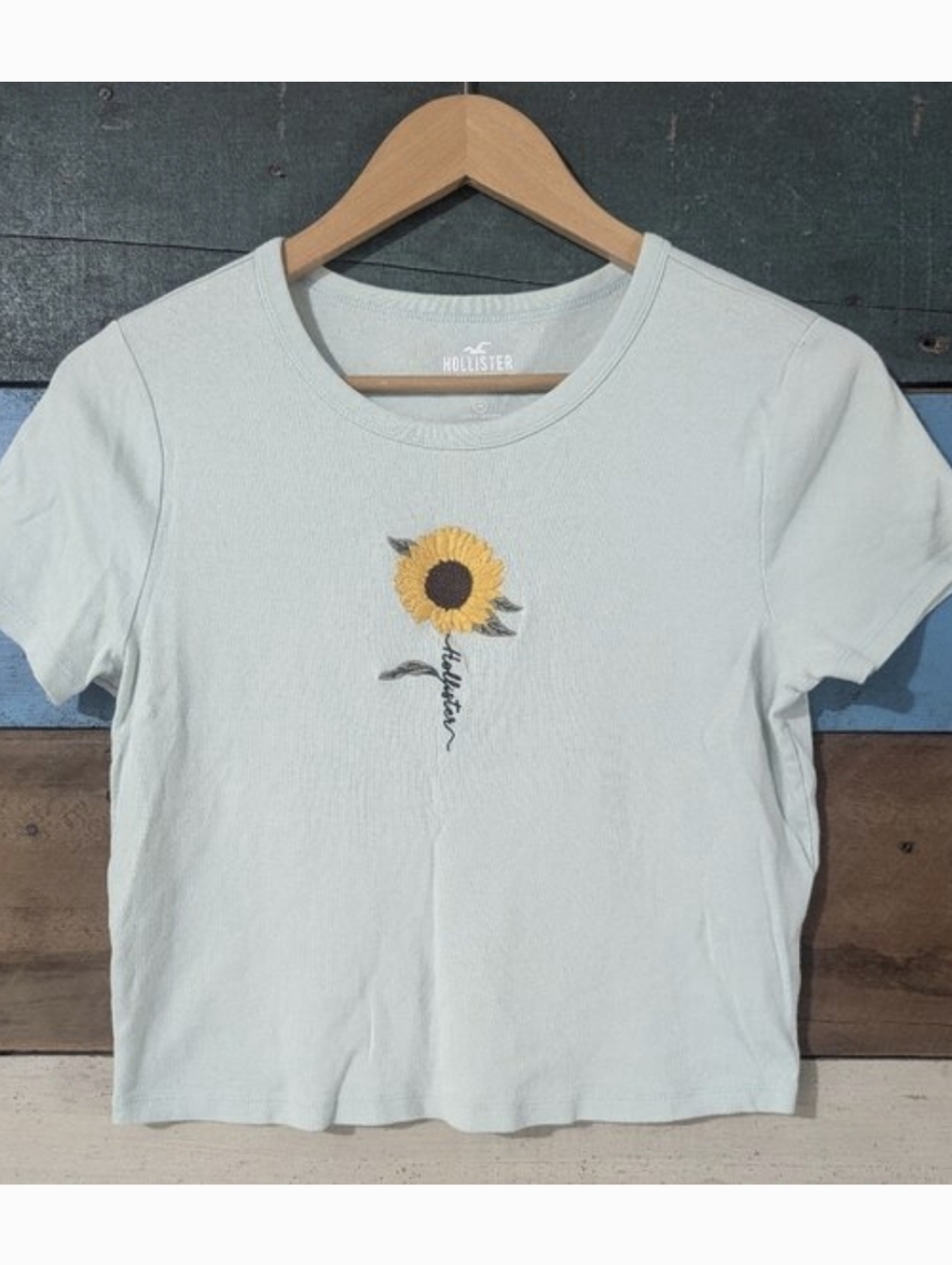 Hollister Medium Crop Sunflower Top Embroidered Baby Tee y2k Cropped E